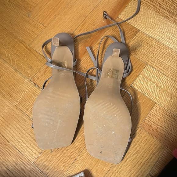 MESHKI heels worn twice - Picture 4 of 5